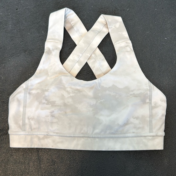 LULULEMON ATHLETICA white cloud print energy sports bra - size 6 - Picture 1 of 3